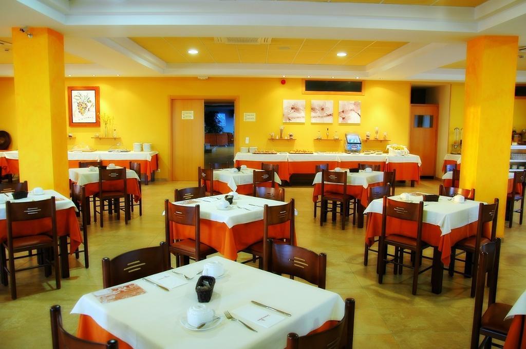 Hotel Salat Resort Боржас-Бланкас Экстерьер фото